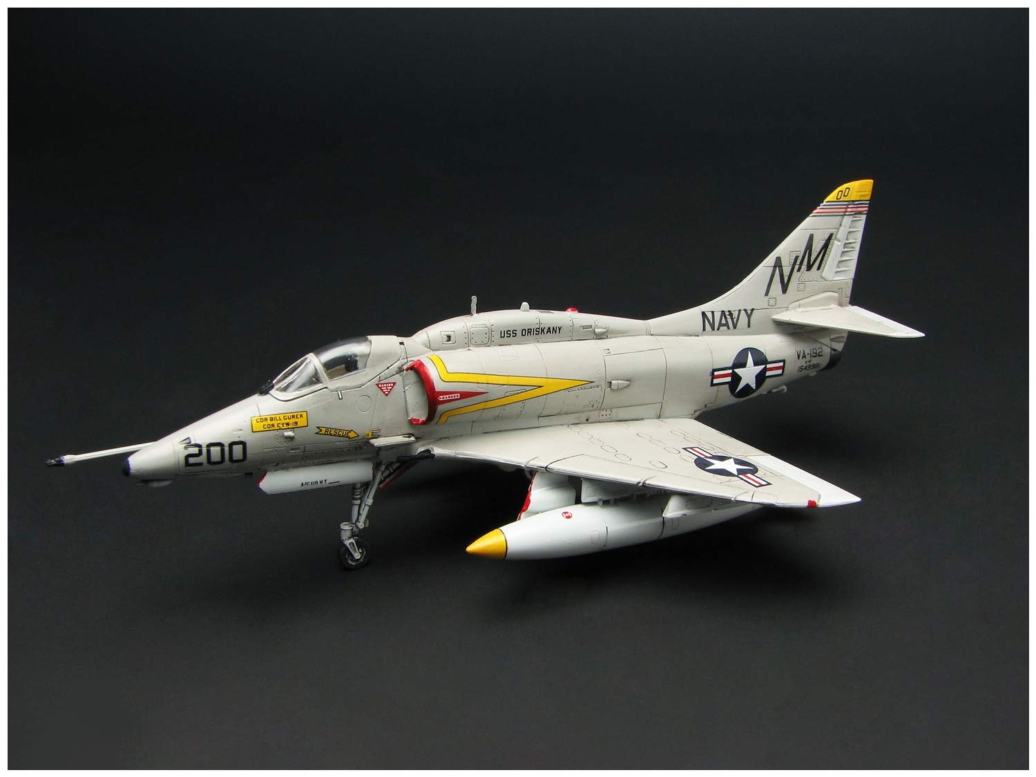 1/144『A-4E/F スカイホーク “ダムバスターズ/ゴールデンドラゴンズ”（2機セット）』プラモデル-003