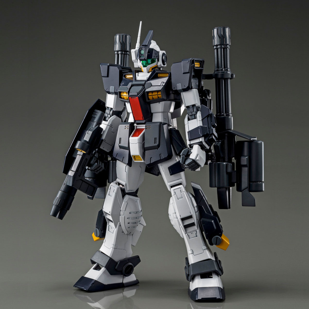 MG 1/100『ジム・ドミナンス（フィリップ・ヒューズ機）』プラモデル-002