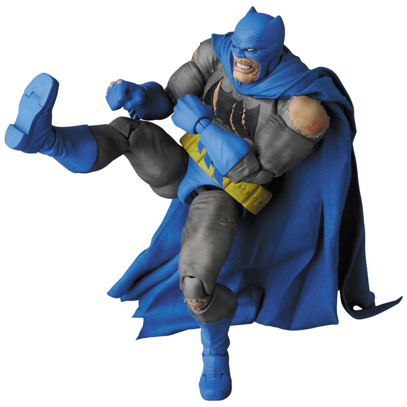 マフェックス No.119 MAFEX『バットマン／BATMAN（TDKR：The Dark Knight Triumphant）』可動フィギュア-009