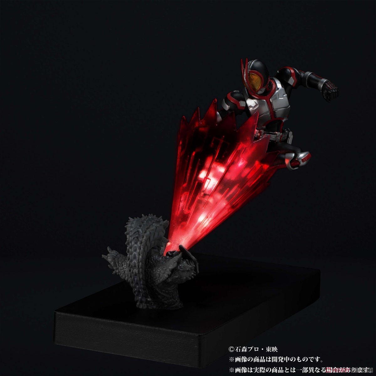 Glow In The Dark『仮面ライダーファイズ』仮面ライダー555 完成品フィギュア-002