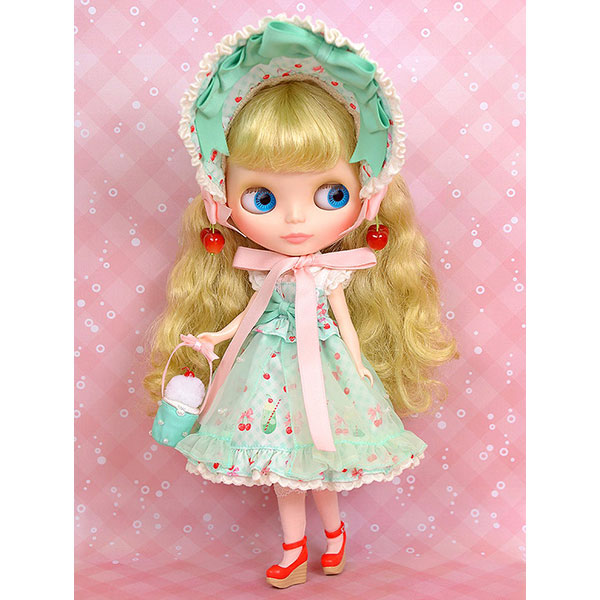 ブライス『クリーミーチェリースイートハート』Blythe 完成品ドール