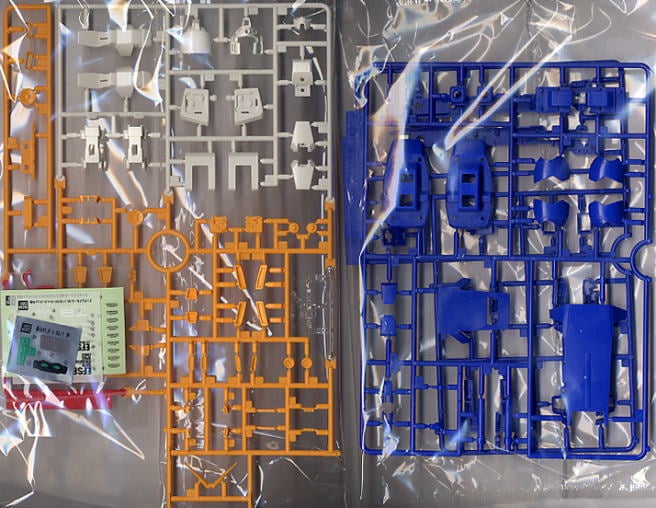 【再販】MG 1/100『RX-78-4 ガンダム4号機』機動戦士ガンダム外伝宇宙、閃光の果てに… プラモデル-006