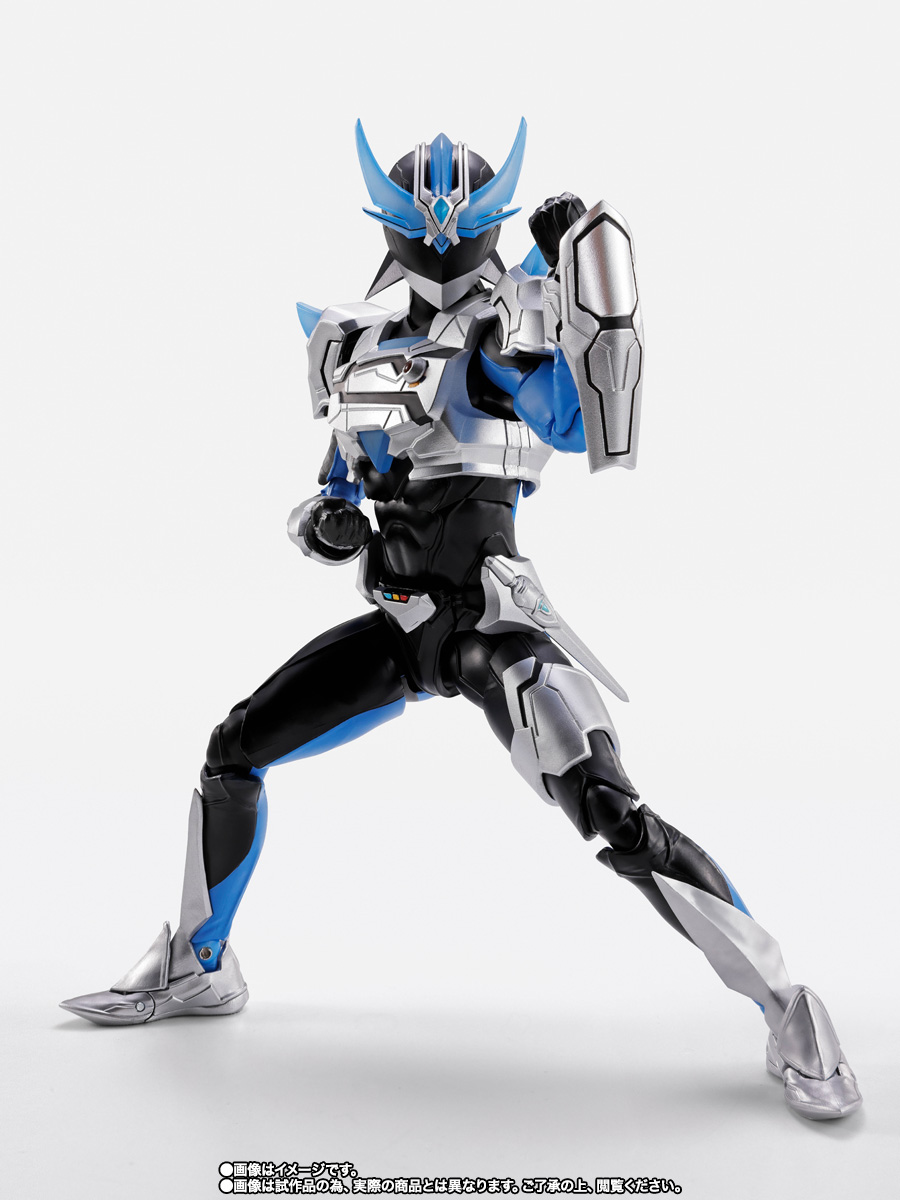 BANDAI SHFiguarts 仮面ライダー ウイングマン フィギュア Amazon.co.jp: S.H.Figuarts（真骨彫製法） ウイングマン 約