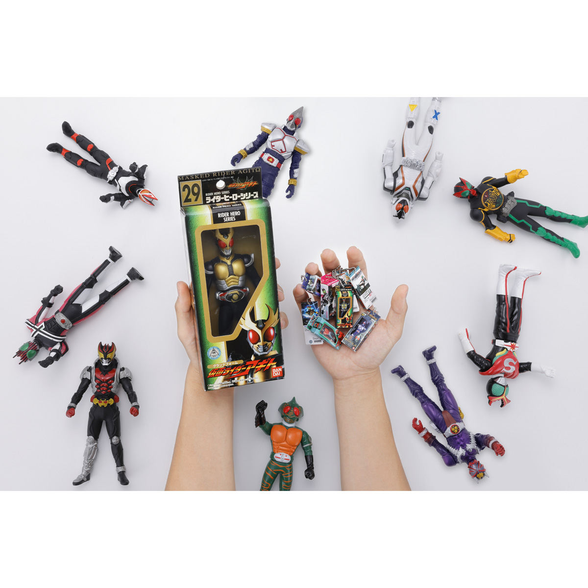 【食玩】『仮面ライダー ソフビパッケージチャーム2&チョコビスケット』10個入りBOX-001