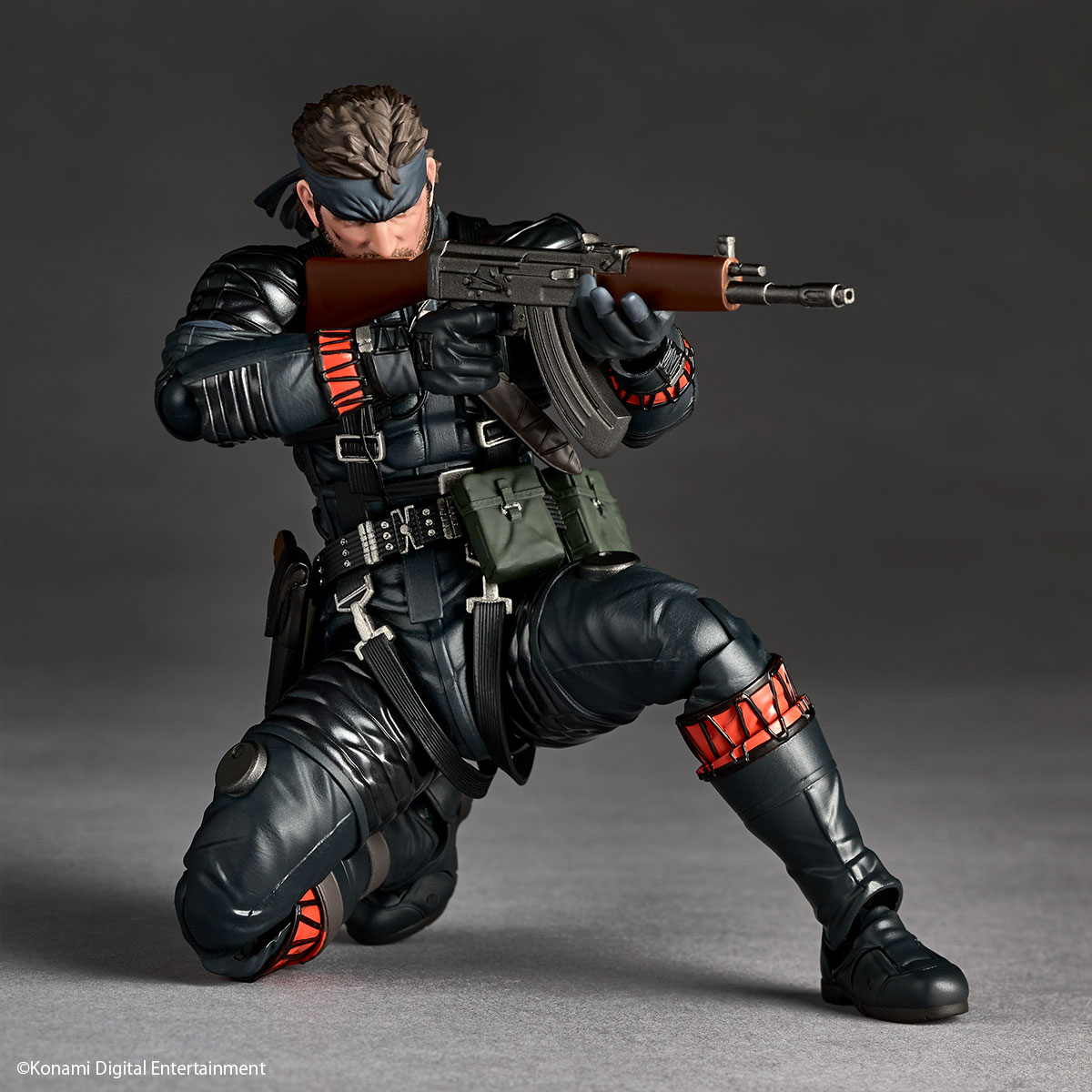 【限定販売】リボルテック アメイジング・ヤマグチ『ネイキッド・スネーク スニーキングスーツ Ver.』METAL GEAR SOLID Δ: SNAKE EATER 可動フィギュア-004